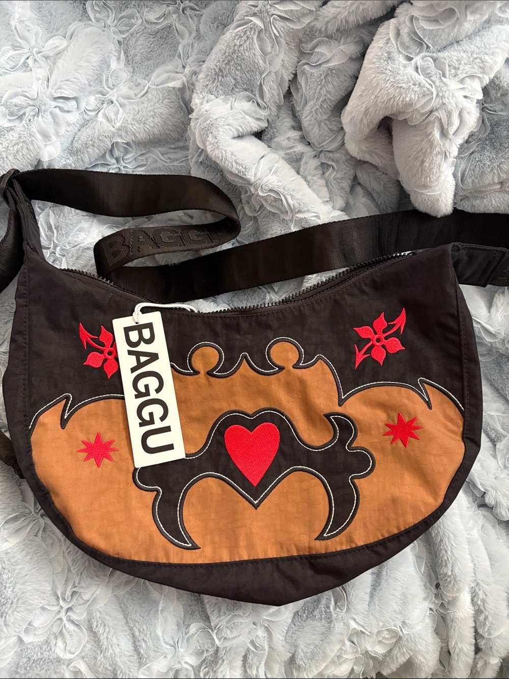 Baggu medium crescent western appliqué NWT